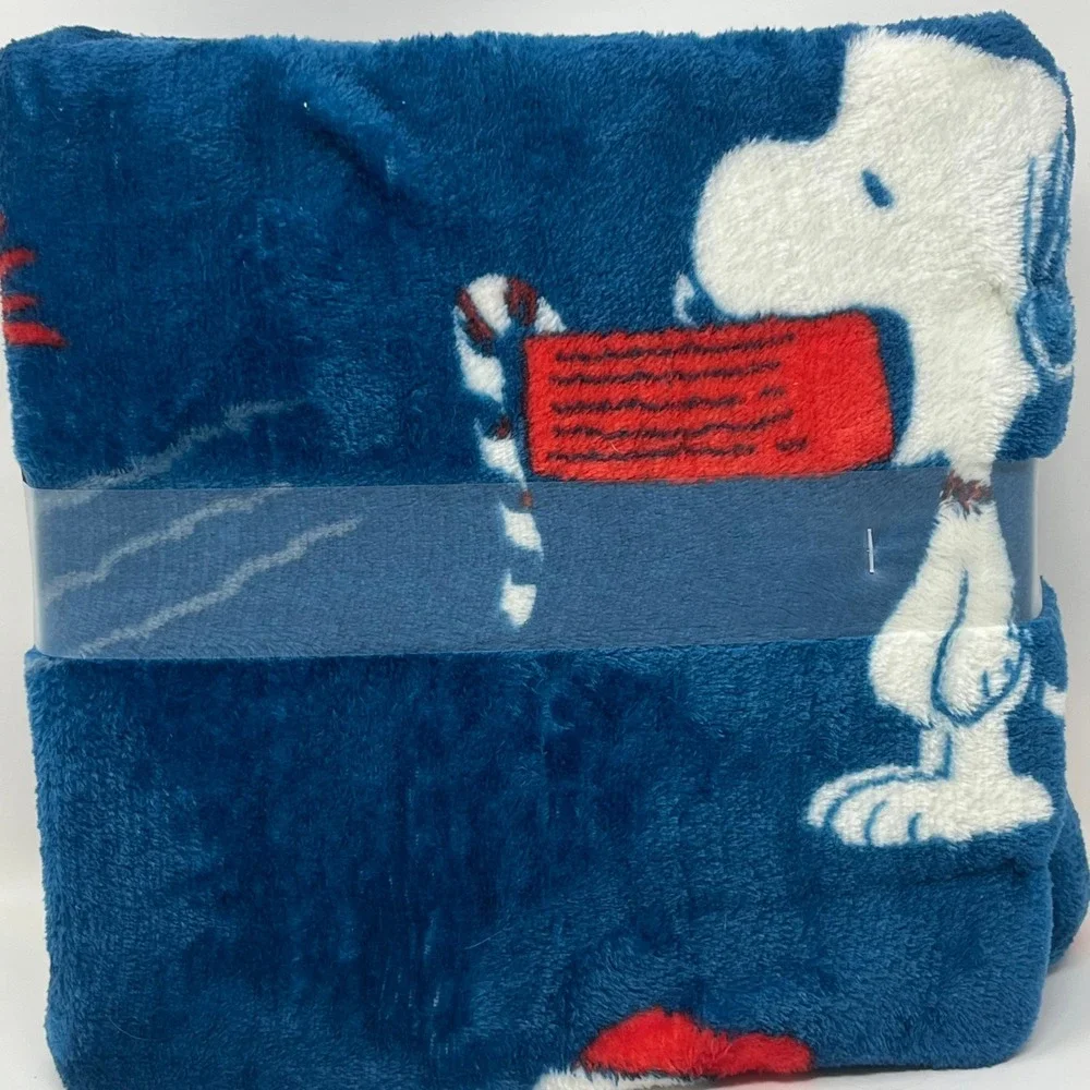 Peanuts Snoopy Travel Blanket Super Soft 45x55 Christmas Kissing Sound WoodStock